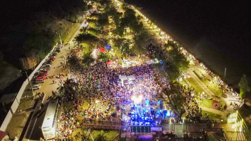 Miles de personas disfrutaron de los festejos por los 153 años de la ciudad.