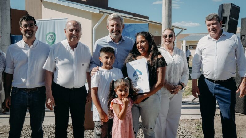 Frigerio anunció créditos a través del IAPV para construir o ampliar viviendas